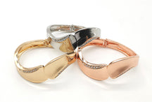 High-Quality Three Color Bracelet - Gold Plating, Zinc Alloy Spring Bracelet