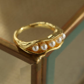 Open-Ended Pearl Ring for Women - New Japanese Style - Luxurious Pea Pod Design - INS Chic Statement Finger Ring