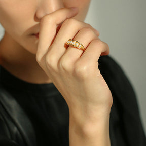 Open-Ended Pearl Ring for Women - New Japanese Style - Luxurious Pea Pod Design - INS Chic Statement Finger Ring