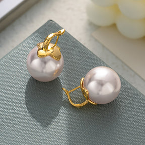 French Style Pearl Earrings for Women - Light Luxury, Unique Design, High-End Ear Studs, 2024 New Arrival, European-American Style, Fashion and Elegance