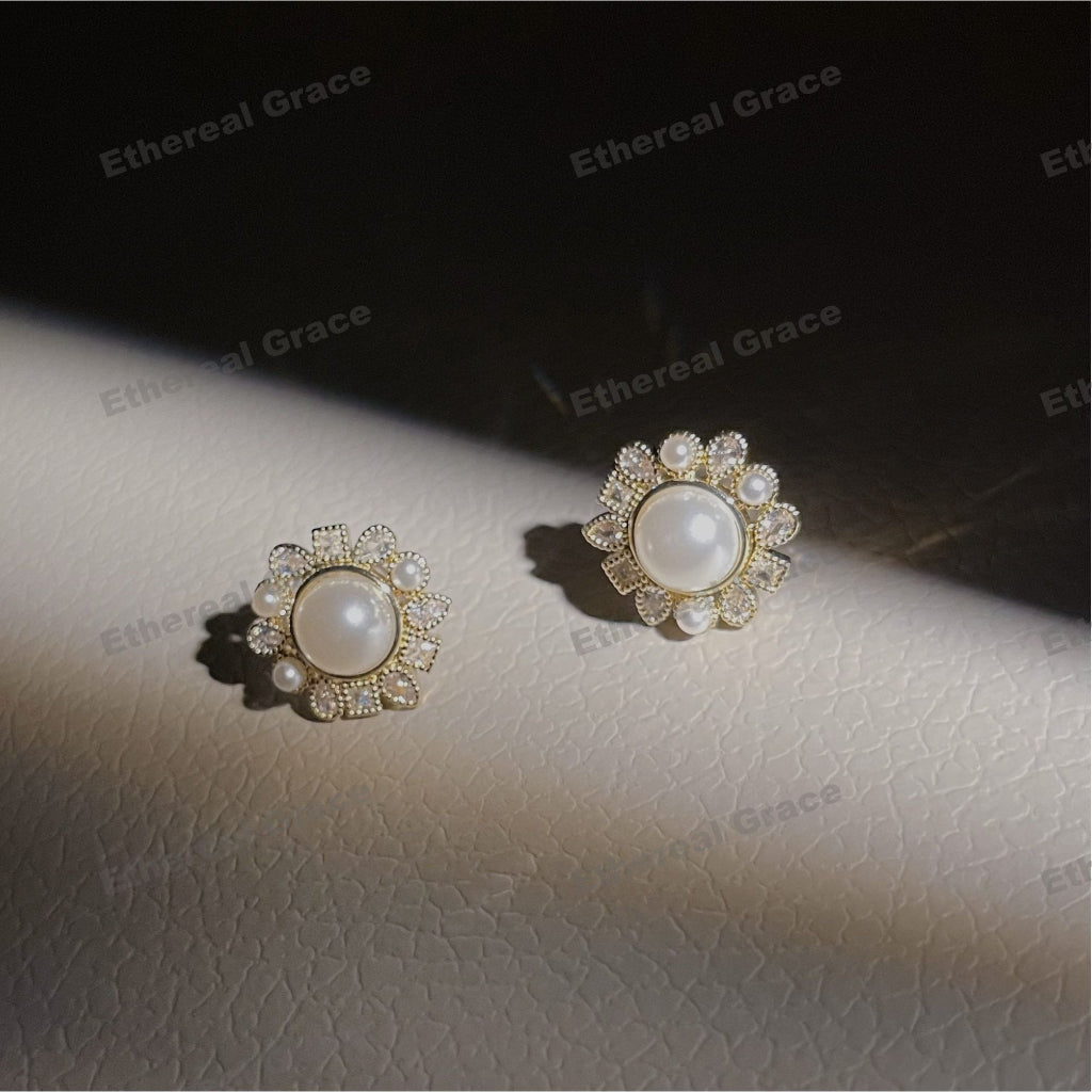 Flower Pearl Earrings Female Niche Light Luxury Celebrity Temperament Vintage Fashion Earrings