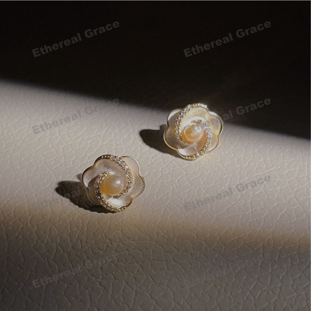 925 Silver Needle Earrings White Camellia Unique Classy Versatile High-End Design Luxury Freshwater Pearl